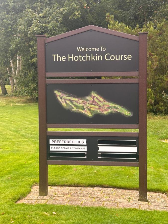 Hotchkin Lodge Woodhall Spa Exterior photo